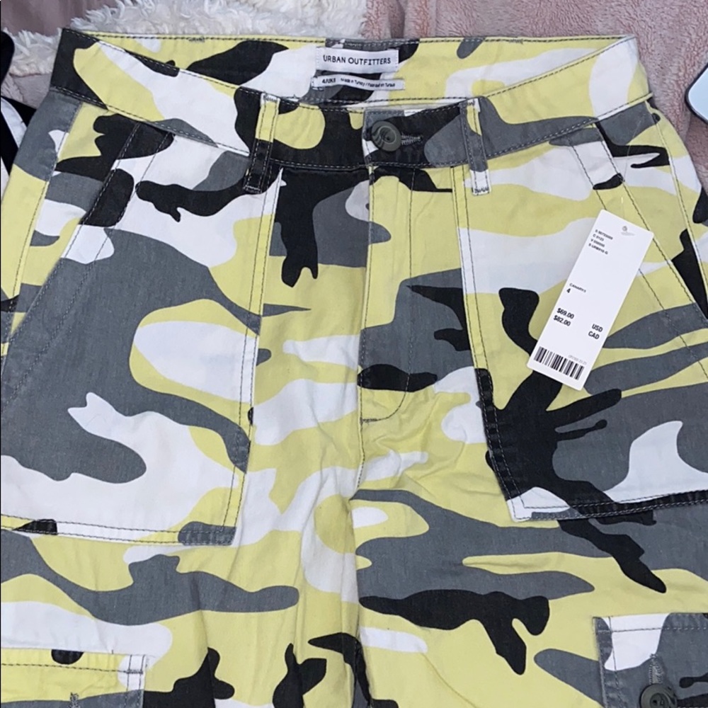 URBAN OUTFITTERS CAMO PANTS